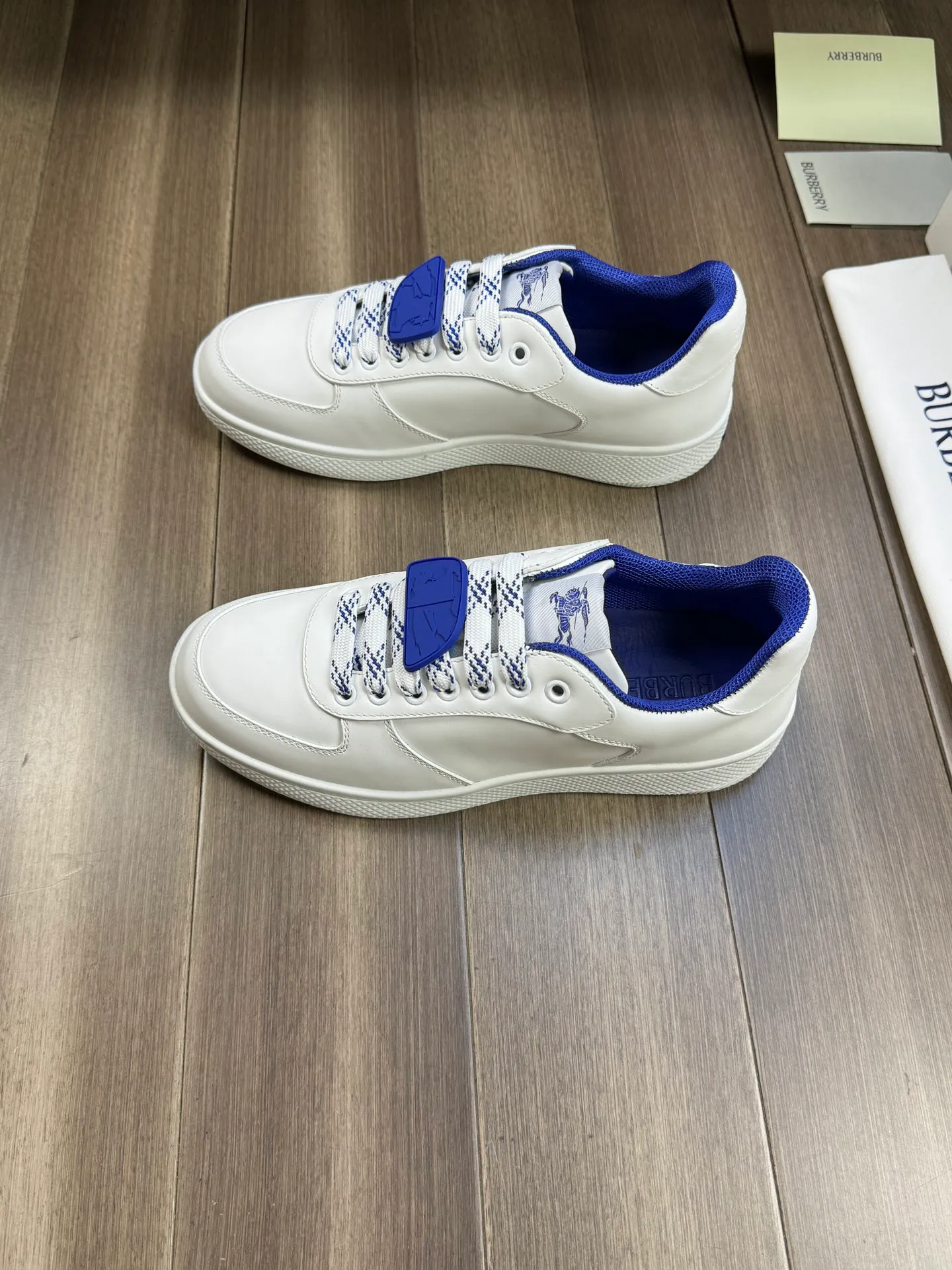 [BURBERRY] Burberry P400💰 - High-end quality original order 🔍🔍🔍 - Upper: imported 🔝 Nappa calfskin, tongue brand cloth label - Inner lining: canvas lining - Outsole: rubber; two-color molded outsole - Super high quality control and fine workmanship: highlighted (high-end, extravagance, grade) -Size: 38-44 (Male 45, can be customized)